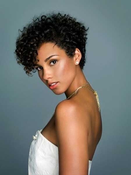 hairstyles for curly short hair