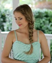 Easy Hairstyles to Do with Long Hair: simple side braid